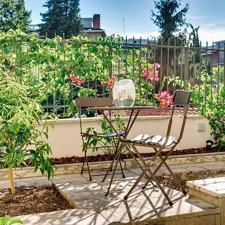 Luxury Apt Viale Vaticano Апартаменты *