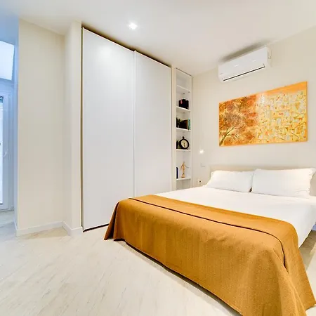 Luxury Apt Viale Vaticano 아파트